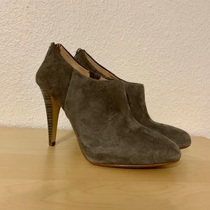 Banana Republic charcoal gray suede bootie heels